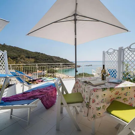 Le Sirene Mono 8 Spiaggia di Cavoli